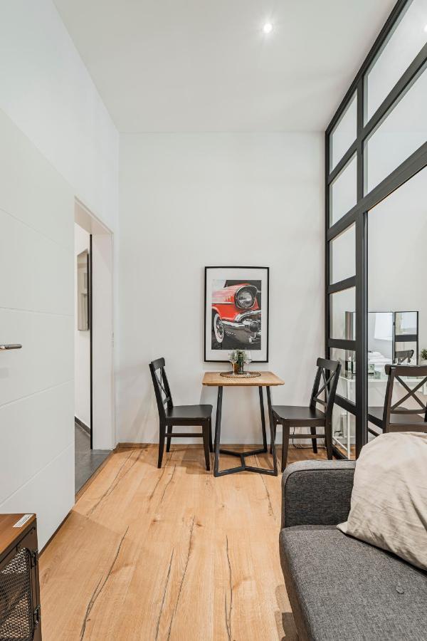 Zeus Design Herz Apartamento *