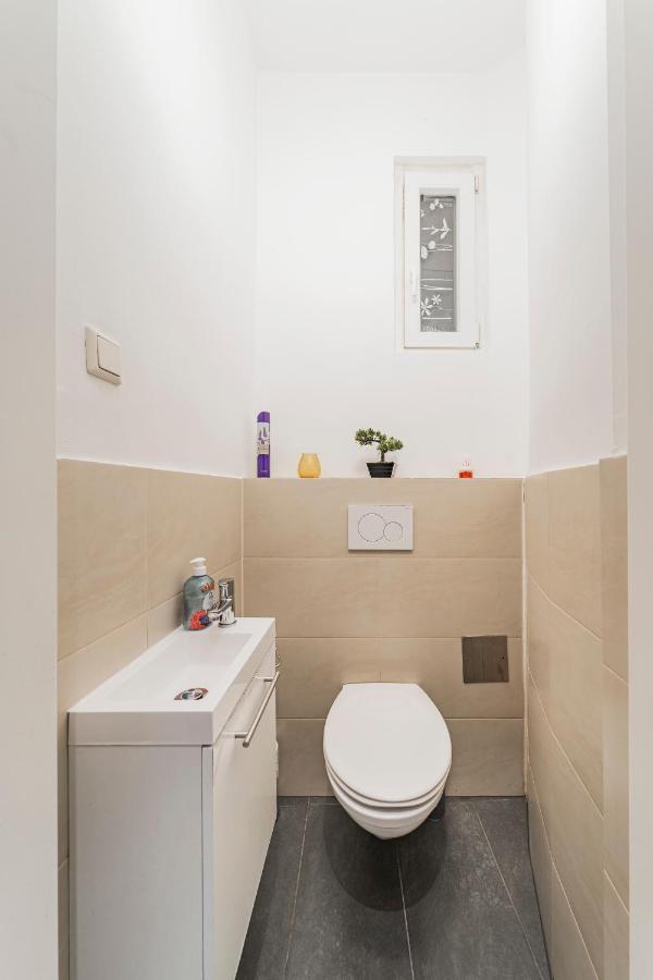 Zeus Design Herz Wien